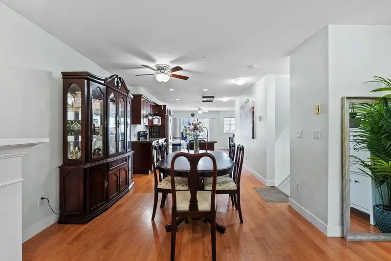15 6568 193B STREET - photo 4 of 39