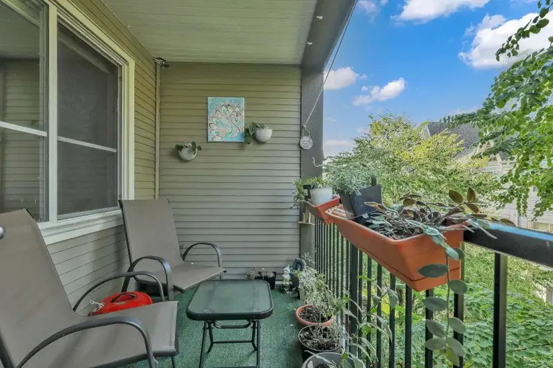 419 12083 92A AVENUE - photo 4 of 27