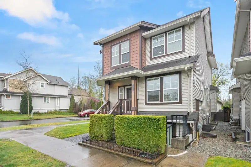 18990 67A AVENUE - photo 3 of 40