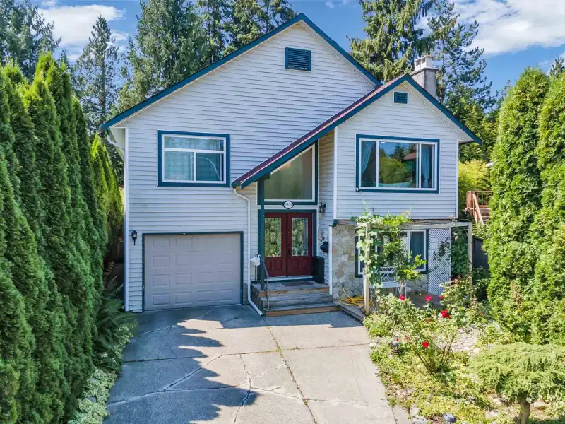 9839 149 STREET - photo 1 of 38