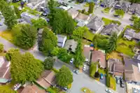 7092 129A STREET - thumbnail 4