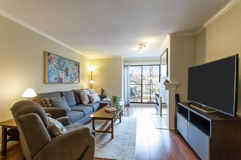 306 2357 WHYTE AVENUE - photo 3 of 25