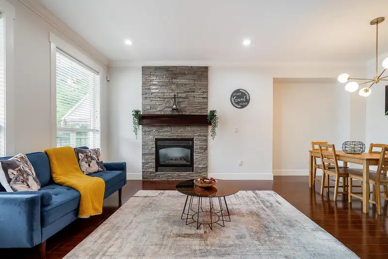 6222 148 STREET - photo 2 of 40