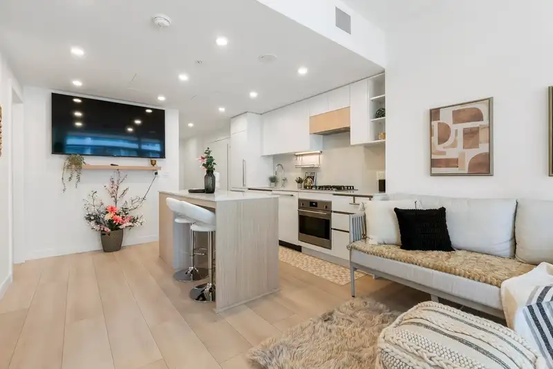 411 13573 98A AVENUE - photo 2 of 40