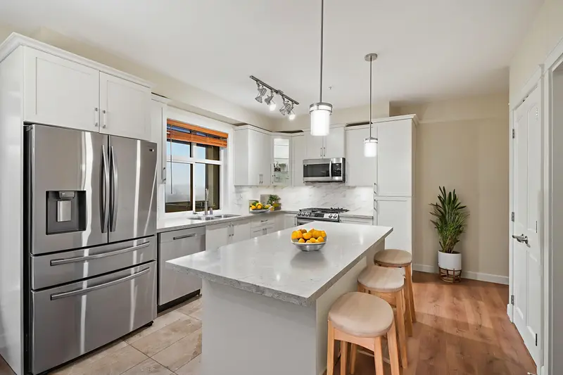 412 20376 86 AVENUE - photo 2 of 25