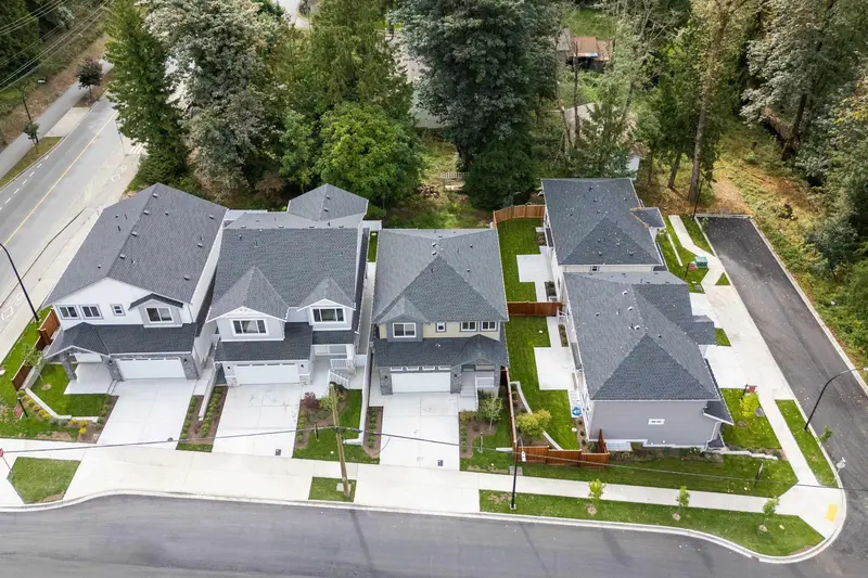 23184 136 AVENUE - photo 3 of 25