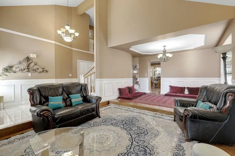 16095 80 AVENUE - photo 4 of 40