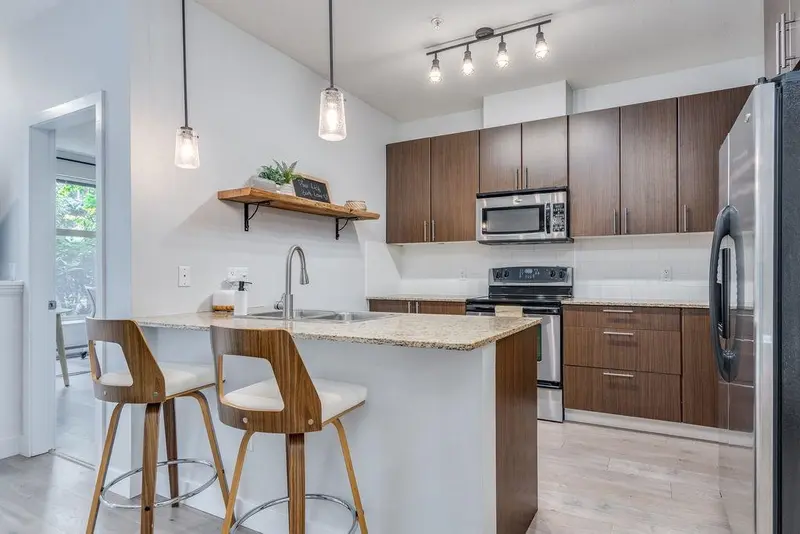 118 2477 KELLY AVENUE - photo 1 of 22