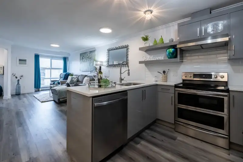 409 17769 57 AVENUE - photo 1 of 18
