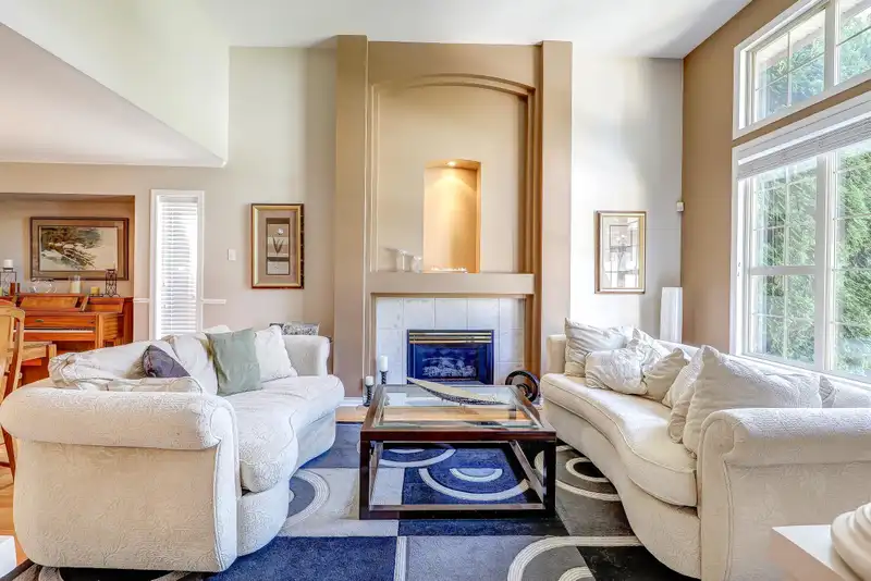 16932 60A AVENUE - photo 3 of 40
