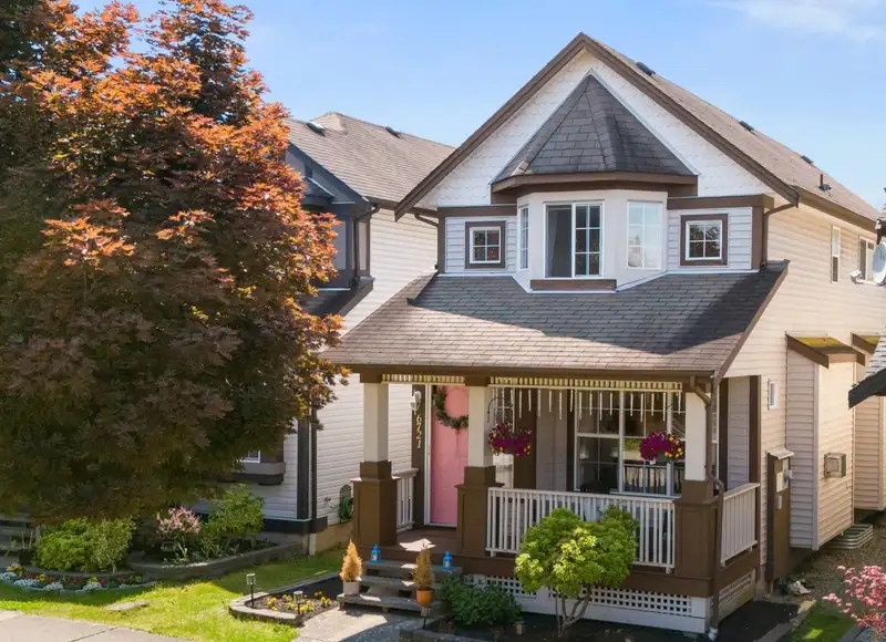 6721 184A STREET - photo 1 of 34