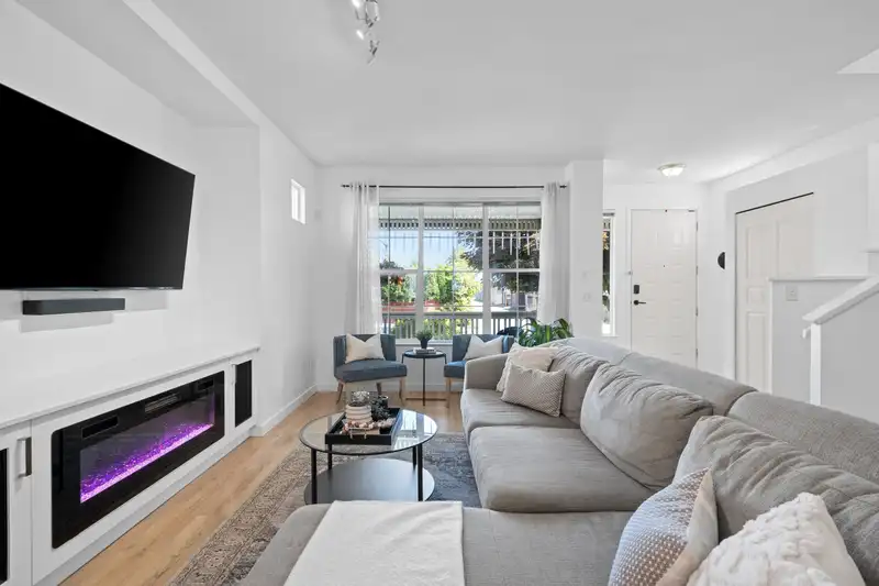 6721 184A STREET - photo 3 of 34