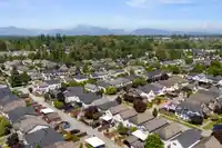 6721 184A STREET - thumbnail 32