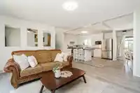 6250 171 STREET - thumbnail 4