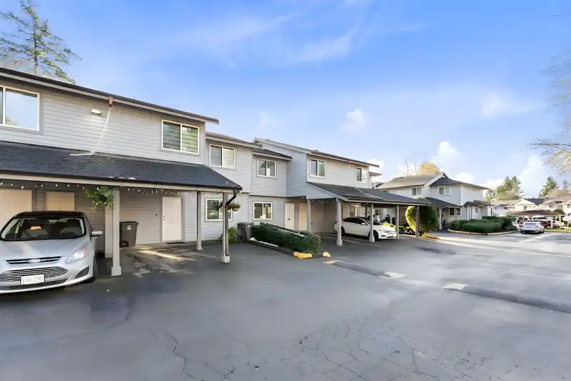 164 7261 140 STREET - photo 3 of 24