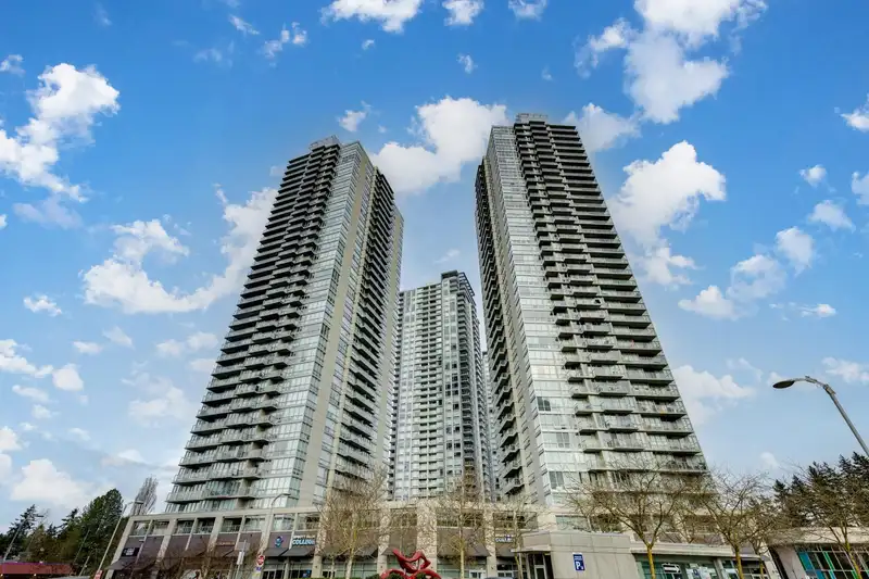 604 9981 WHALLEY BOULEVARD - photo 1 of 36