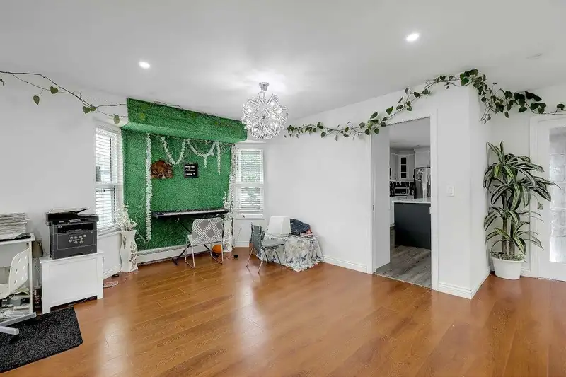13724 91 AVENUE - photo 2 of 11