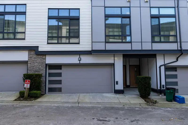 55 14058 61 AVENUE - photo 4 of 37