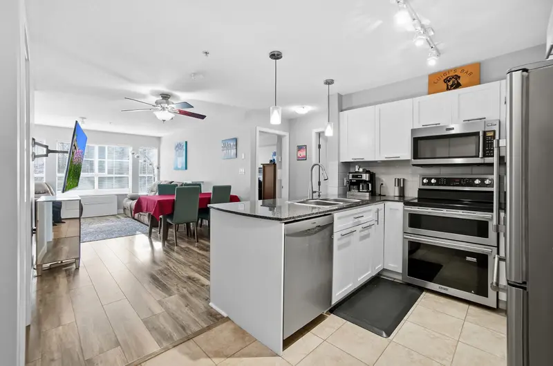 211 19677 MEADOW GARDENS WAY - photo 4 of 25