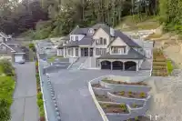 5579 136B STREET - thumbnail 1
