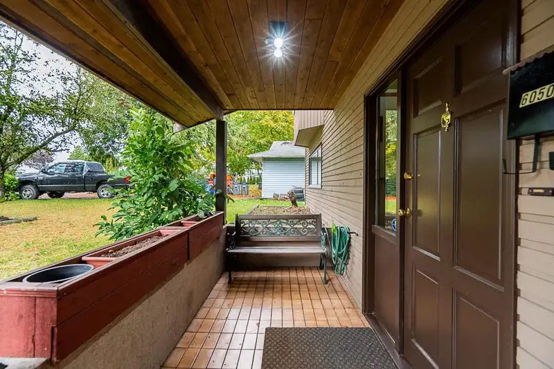 6050 132A STREET - photo 4 of 37
