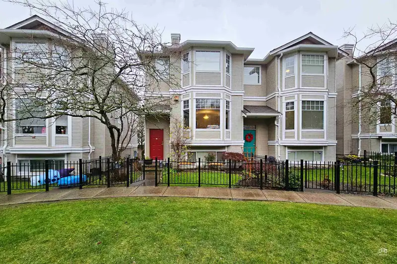 22 6518 121 STREET - photo 1 of 30