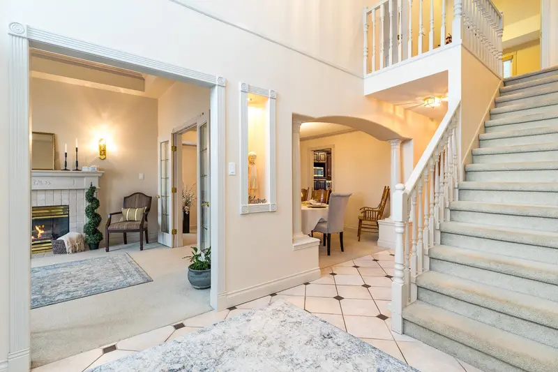 Listing - photo 4 of 25