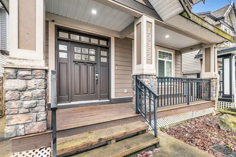 12952 60 AVENUE - photo 4 of 40
