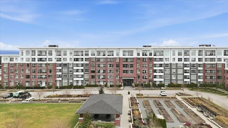 C211 8150 207 STREET - photo 2 of 25