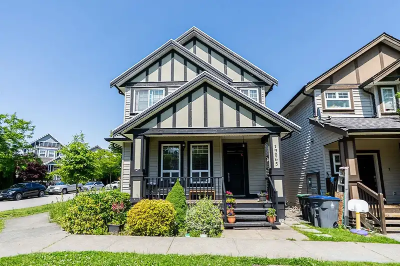19065 67 AVENUE - photo 1 of 36