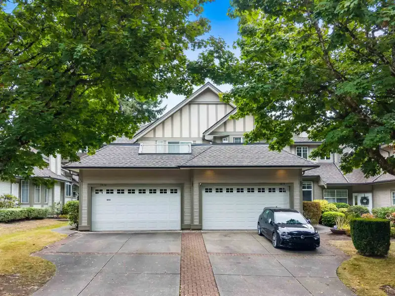 5814 122 STREET - photo 1 of 25
