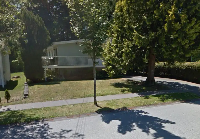 12912 106 AVENUE - photo 1 of 11
