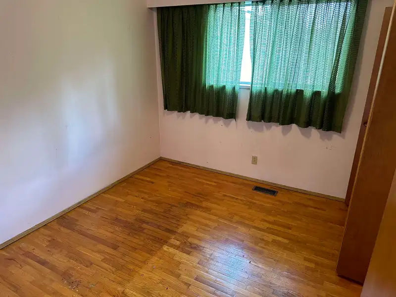 12912 106 AVENUE - photo 3 of 11