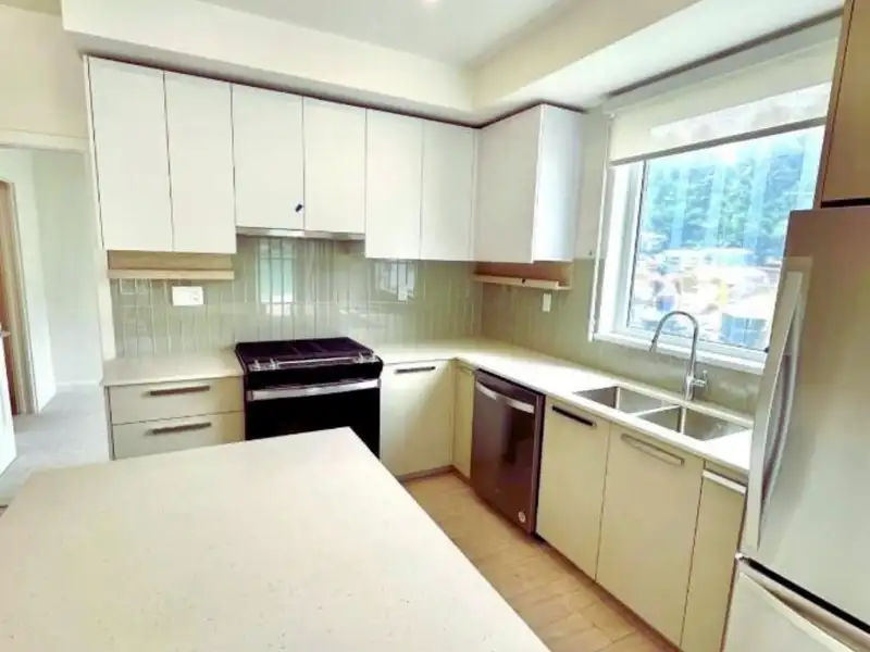 105 13788 76 AVENUE - photo 1 of 10