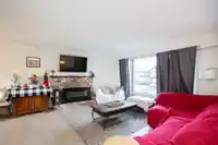 6221 175A STREET - thumbnail 2