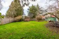 6221 175A STREET - thumbnail 39