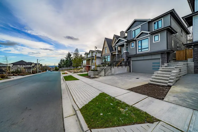 6919 205 STREET - photo 2 of 25