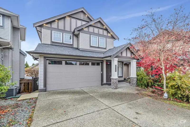6159 147A STREET - photo 3 of 37