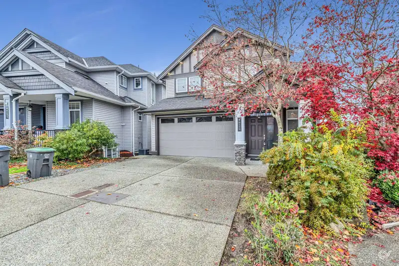 6159 147A STREET - photo 4 of 37