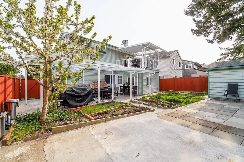 12993 73B AVENUE - photo 2 of 19