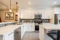25 19560 68 AVENUE - thumbnail 10