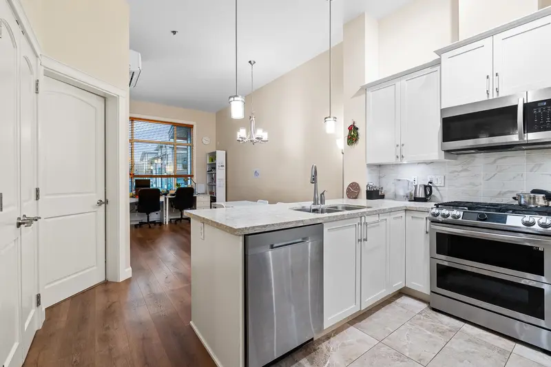 612 8561 203A STREET - photo 3 of 21