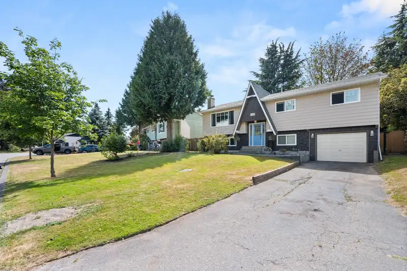 5933 ANGUS PLACE - photo 2 of 40