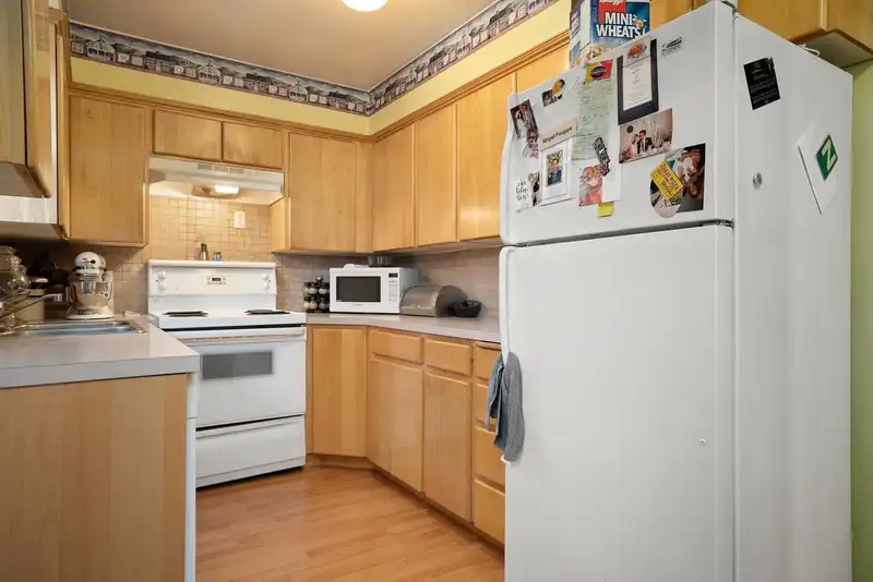6144 120 STREET - photo 4 of 32