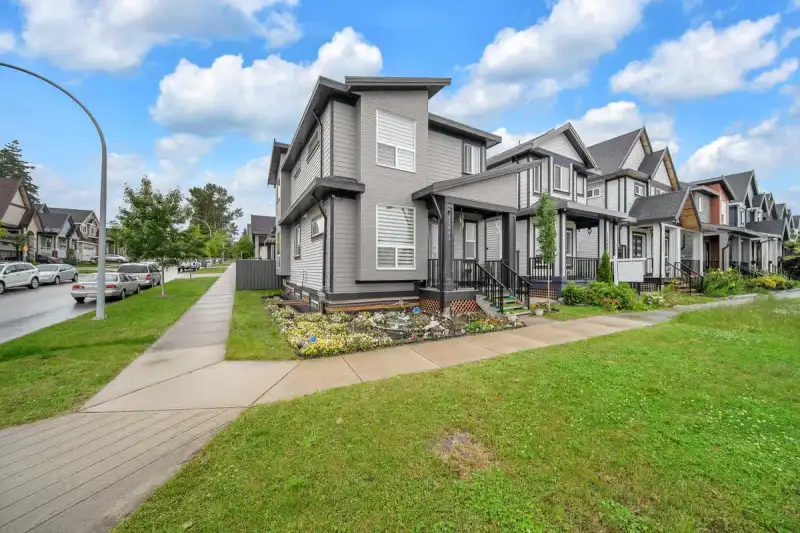 13001 59 AVENUE - photo 1 of 25
