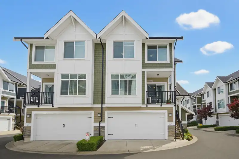 22 7374 194A STREET - photo 1 of 40