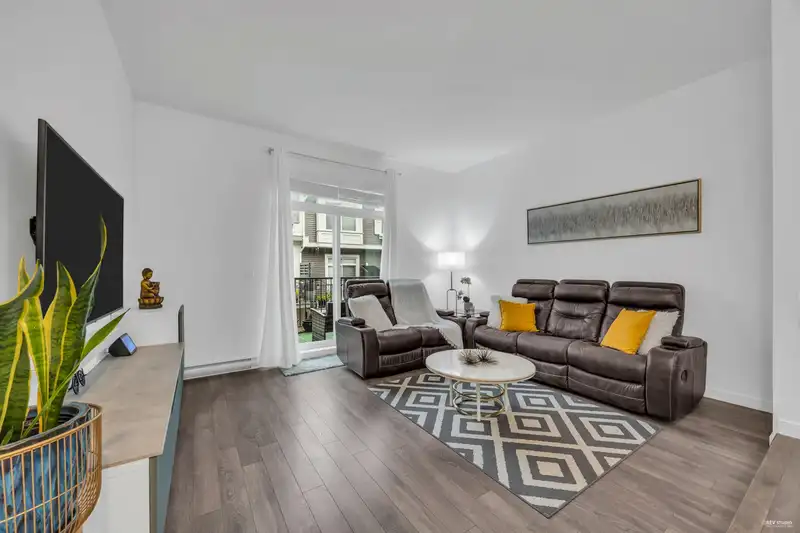 42 15850 85 AVENUE - photo 2 of 30