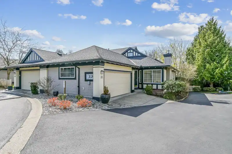 33 17917 68 AVENUE - photo 1 of 38