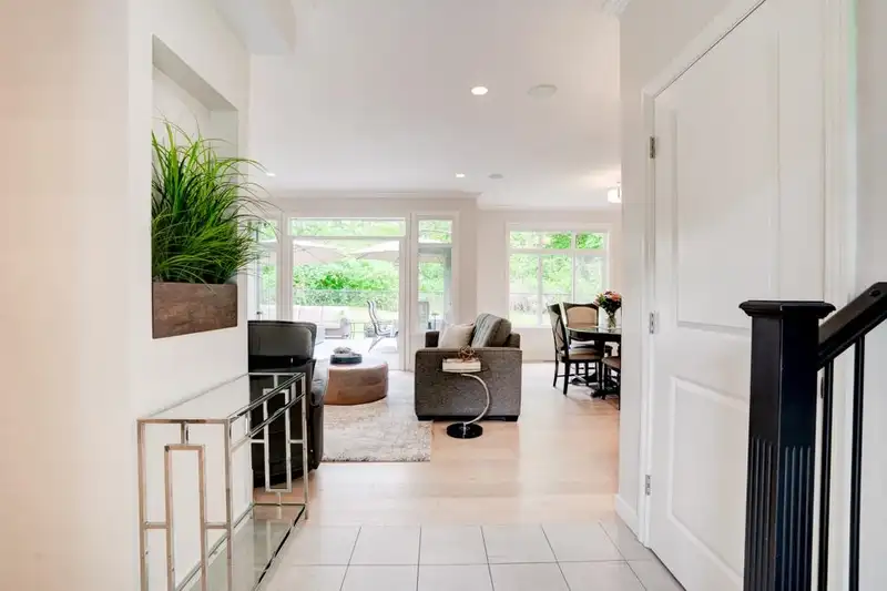 15 6988 177 STREET - photo 4 of 40