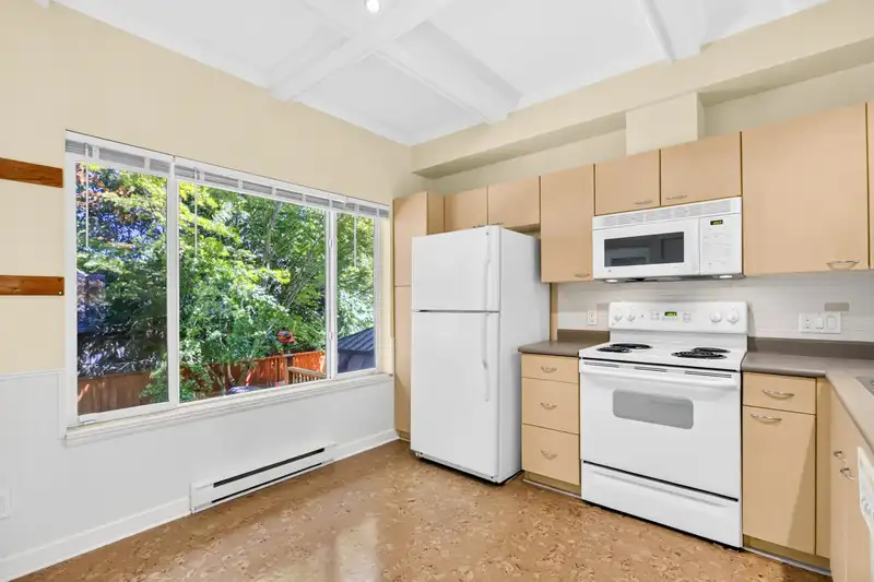 26 18701 66 AVENUE - photo 2 of 37
